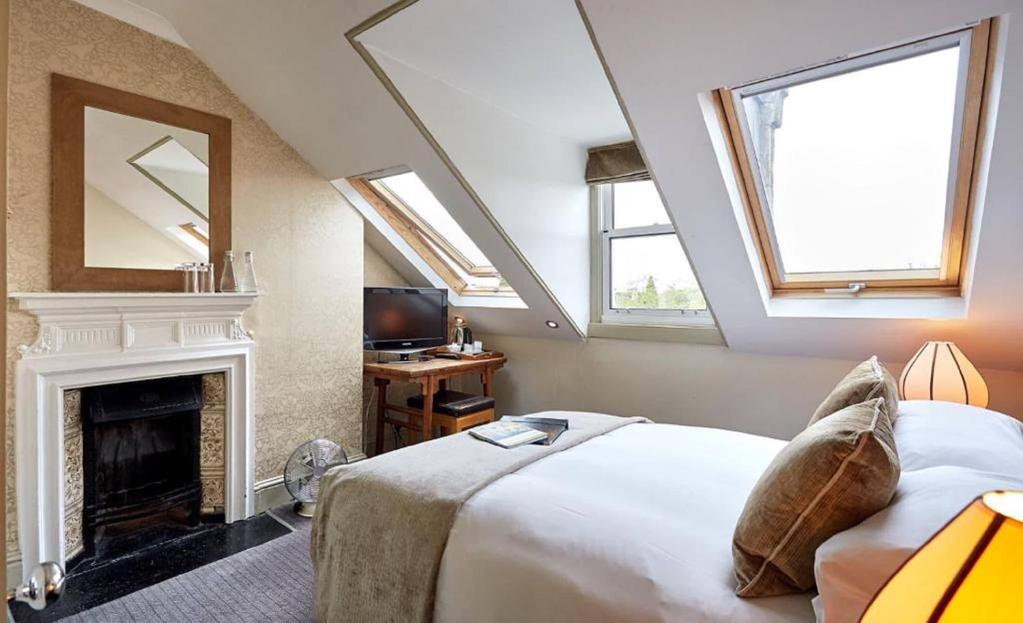 Dorian House Boutique B&B - Free Parking! Бат Екстер'єр фото A room at the hotel