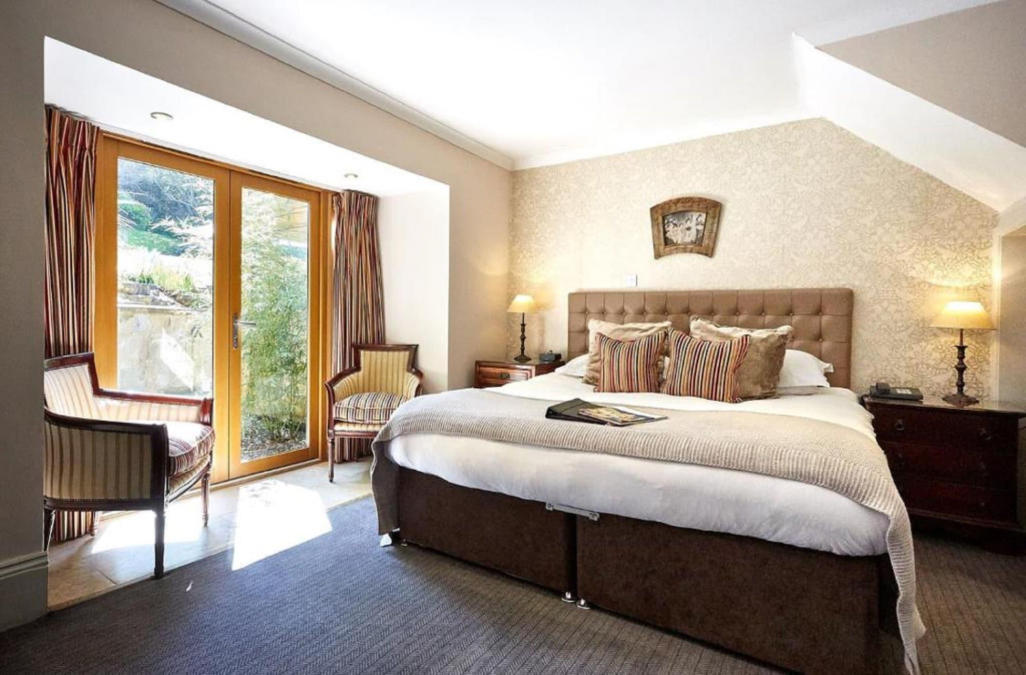 Dorian House Boutique B&B - Free Parking! Бат Екстер'єр фото A bedroom at The Old Vicarage Hotel