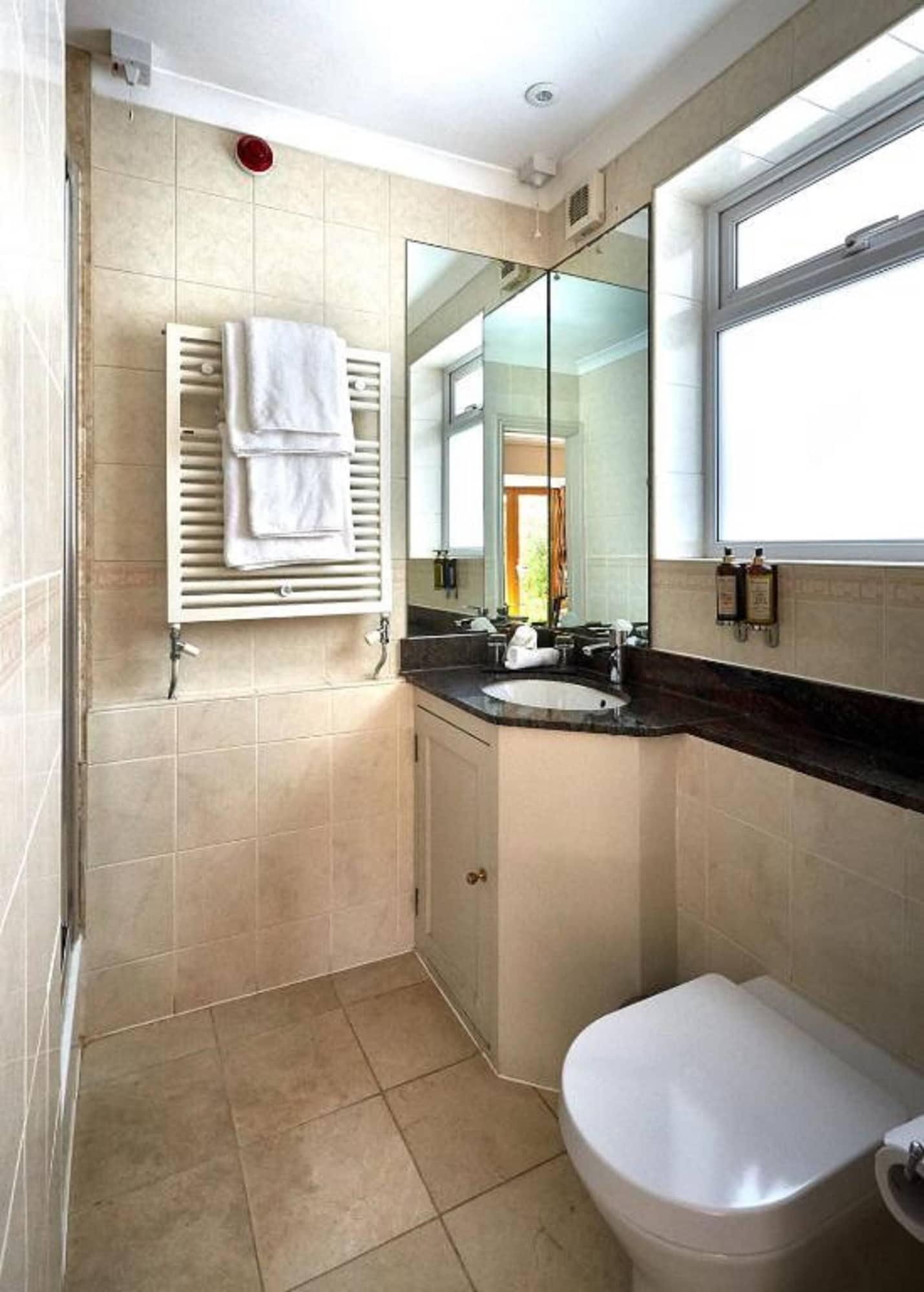 Dorian House Boutique B&B - Free Parking! Бат Екстер'єр фото A bathroom