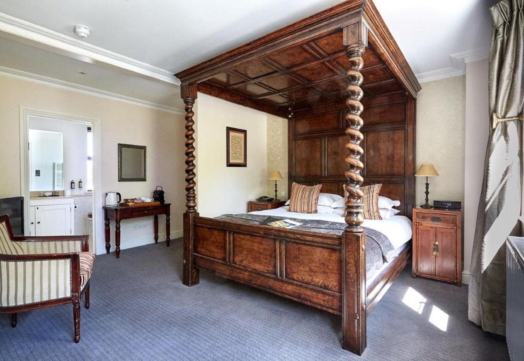 Dorian House Boutique B&B - Free Parking! Бат Екстер'єр фото A bedroom at The Swan Hotel