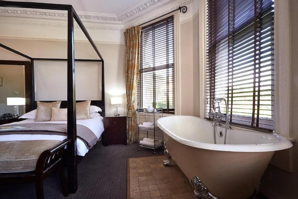 Dorian House Boutique B&B - Free Parking! Бат Екстер'єр фото A suite at the hotel