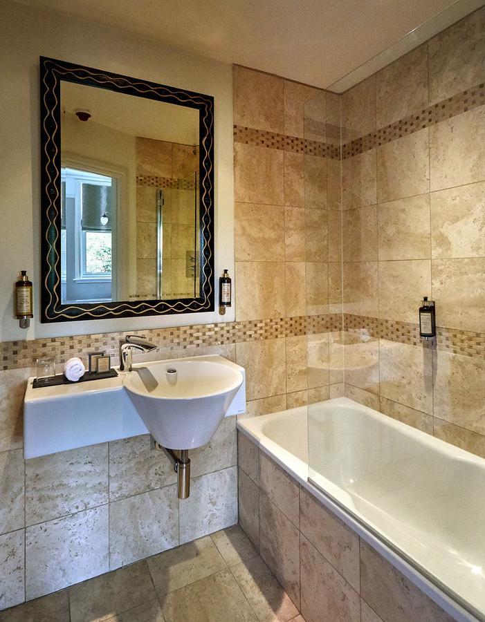 Dorian House Boutique B&B - Free Parking! Бат Екстер'єр фото Bathroom