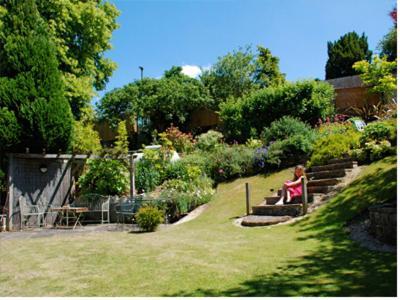 Dorian House Boutique B&B - Free Parking! Бат Екстер'єр фото The garden at the centre